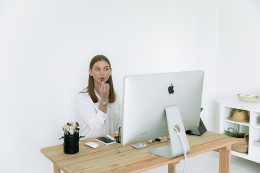 Tech-Savvy Cat Care: Balancing Convenience and Connection